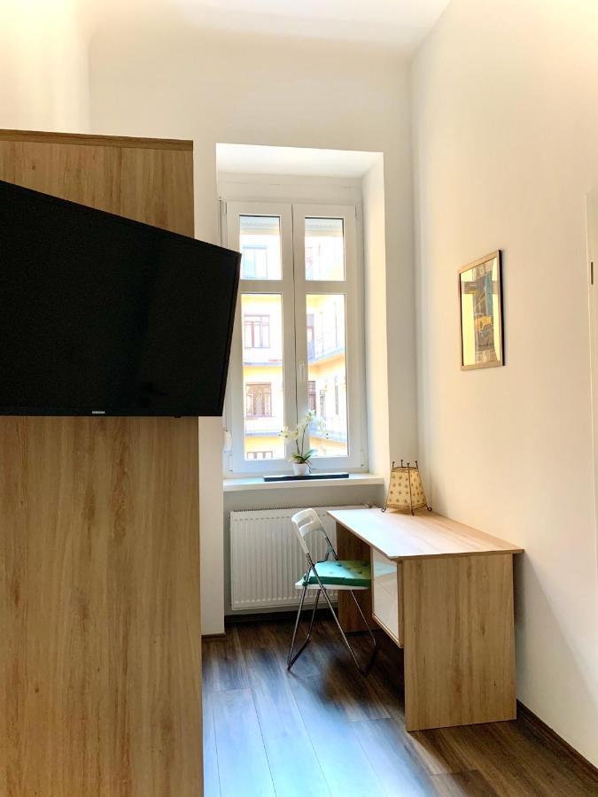 Vivi * Budapest